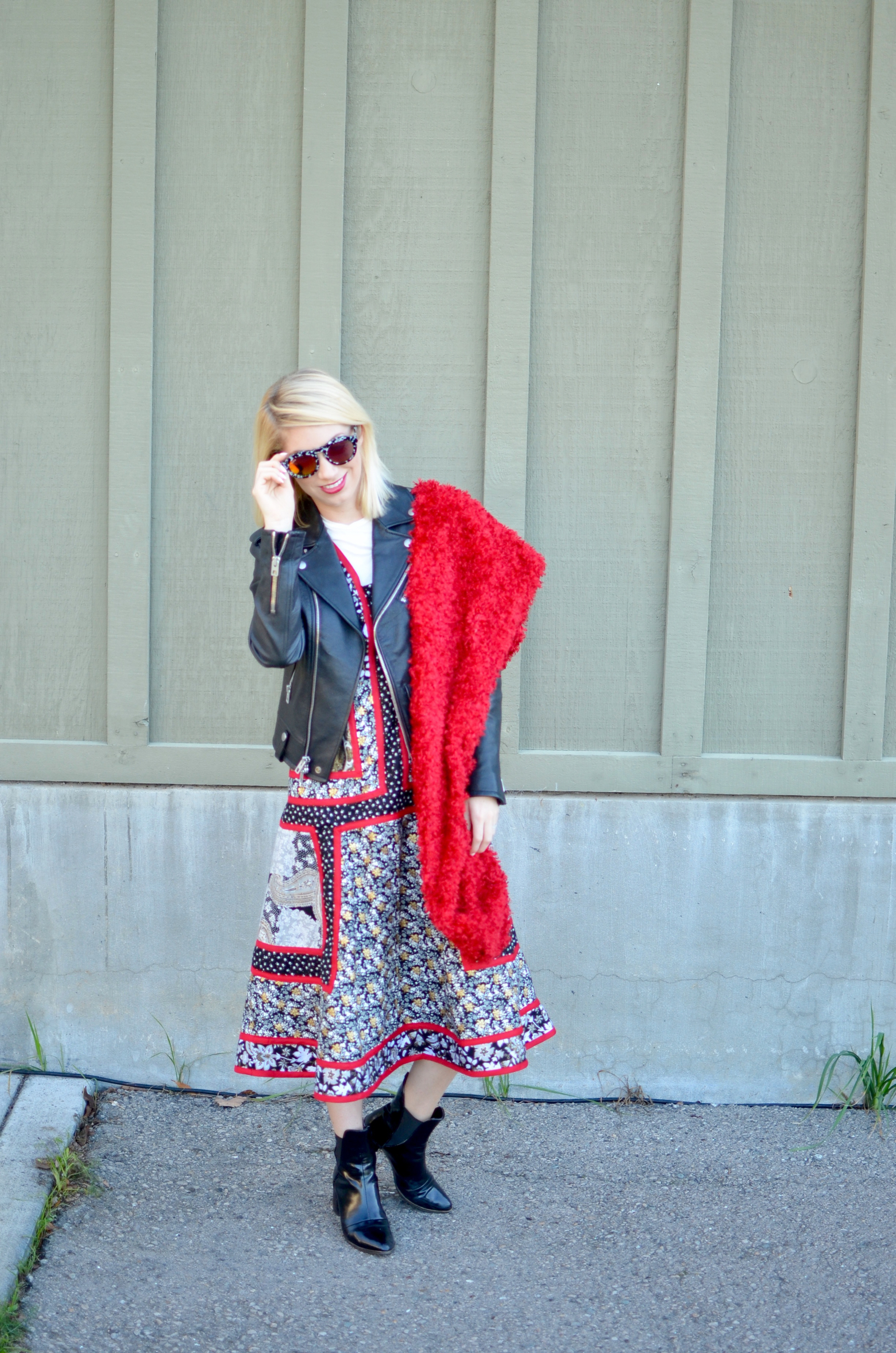 Stefanie makes a mix print red black and white dress with red fur stole for project real way // thestylesafari.com