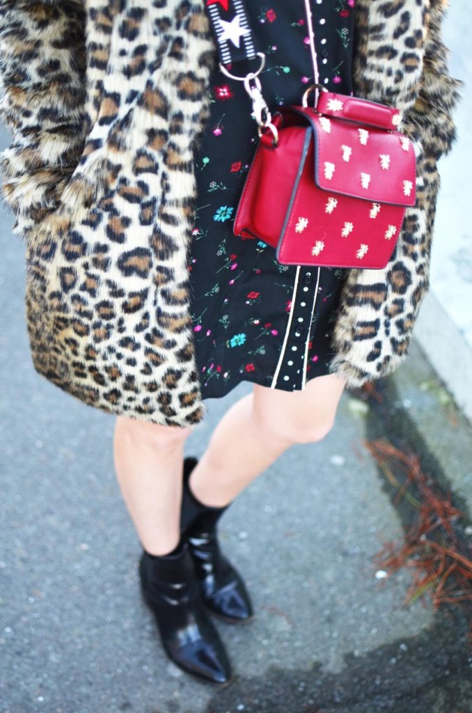 faux fur leopard coat, western shirt dress, red crossbody bag, star embellished bag strap // thestylesafari.com