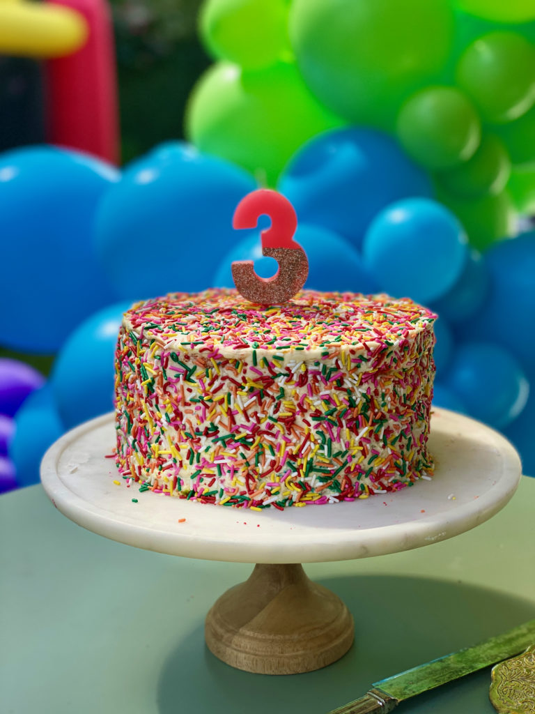 Rainbow birthday party - rainbow cake