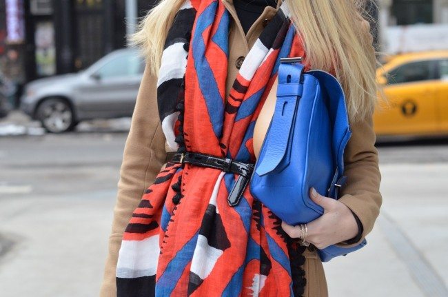 Bright color scarf tucked into belt, cobalt blue bag // thestylesafari.com