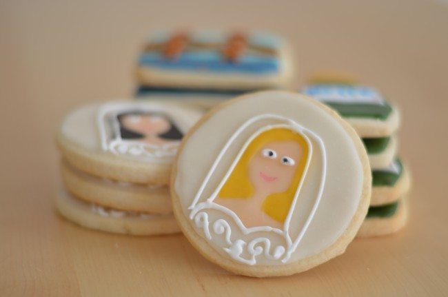 easy cheap bridesmaid gifts, cookies from AlittleSweeter // thestylesafari