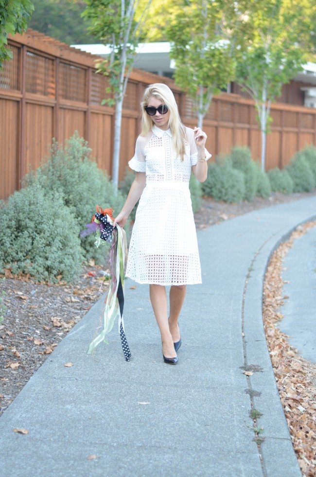White lace Dress // thestylesafari.com