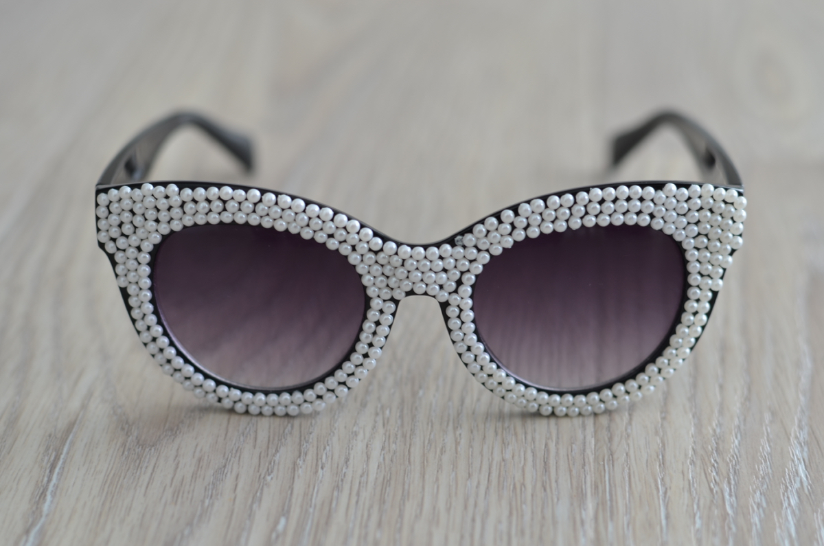 DIY pearl covered sunglasses // thestylesafari.com