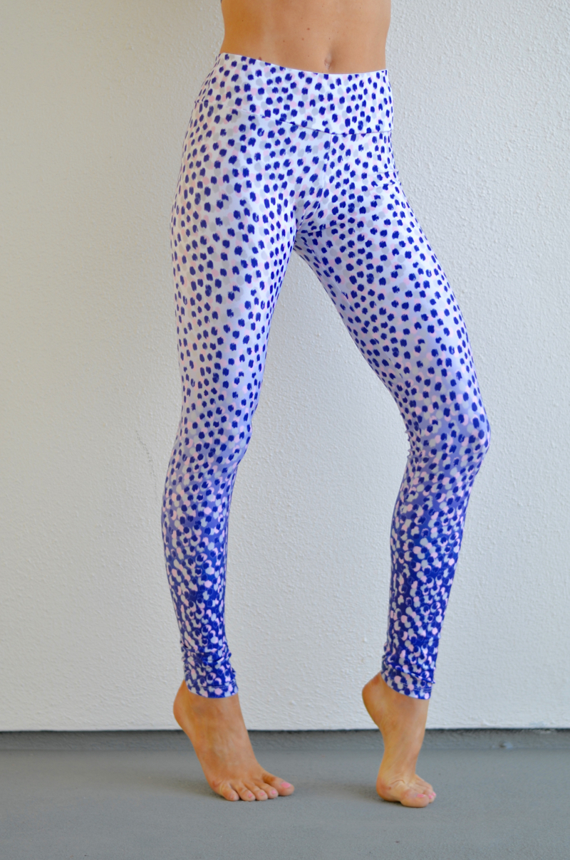 blue pink dalmatian leggings // thestylesafari.com
