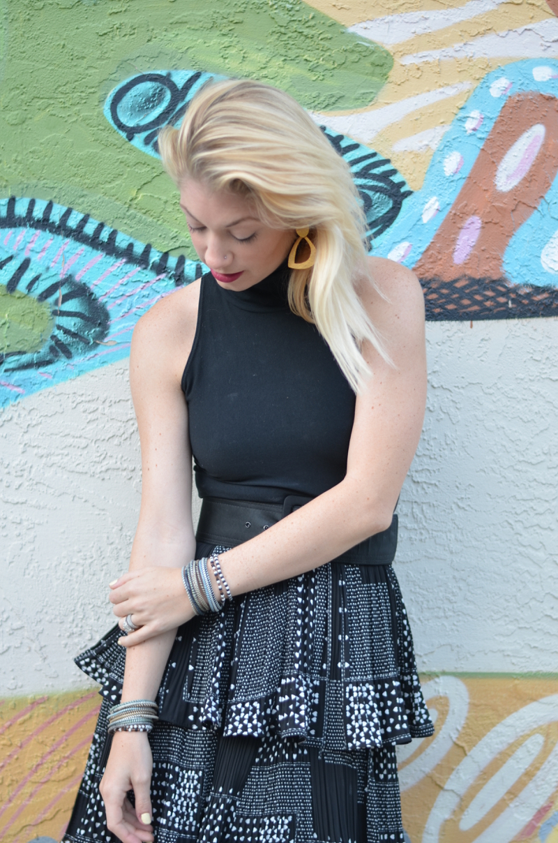 black and white tiered midi skirt, black sleeveless turtleneck, lace up gladiators // thestylesafari.com