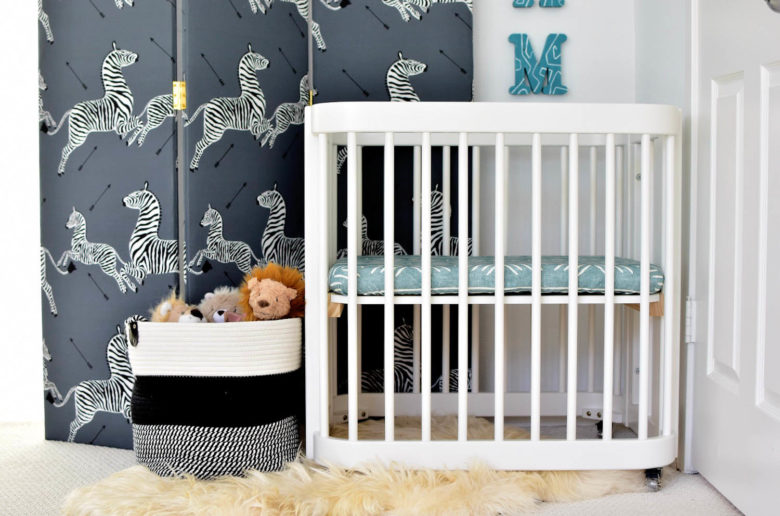 Liam's nursery nook, covertible Nestig wave crib, TheInside scalamandre upholstered screen 6